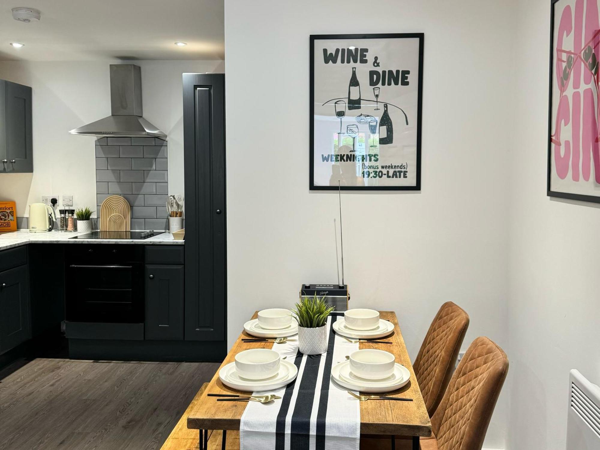 Cole Street Apartment *